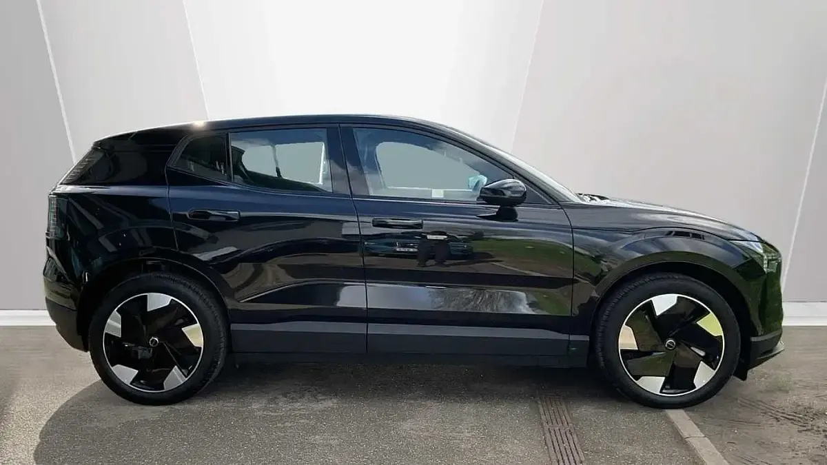 Used Volvo EX30 Performance 310 kW (422 HP) 2025 Black SUV