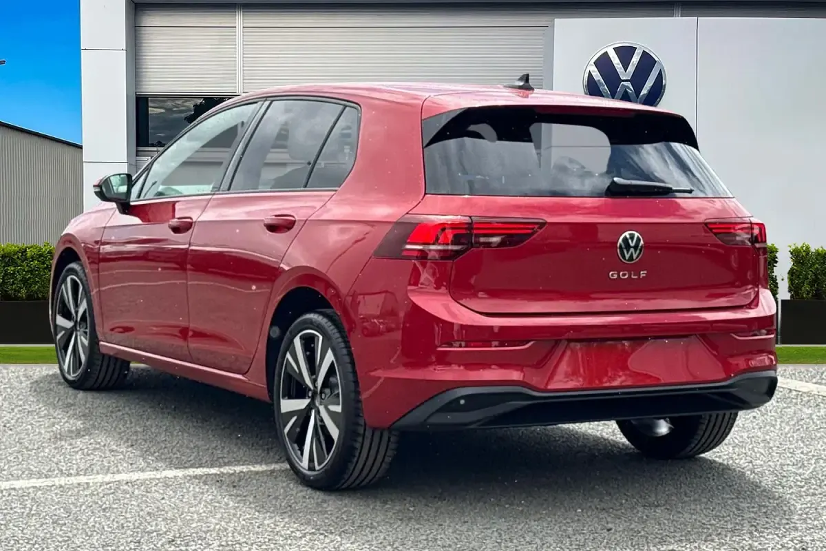 New VW Golf VIII Match 116 HP (85 kW) 2026 Red Hatchback