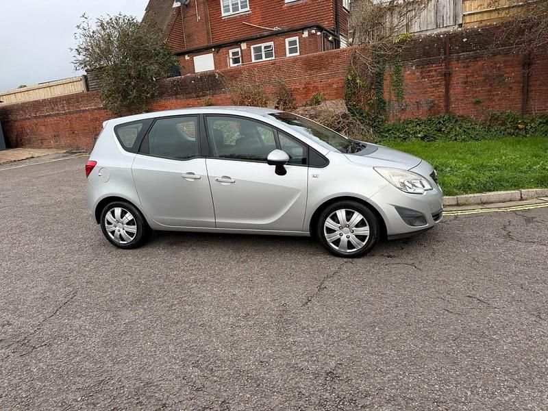 Used Vauxhall Meriva 100 HP (73 kW) 2012 Silver MPV