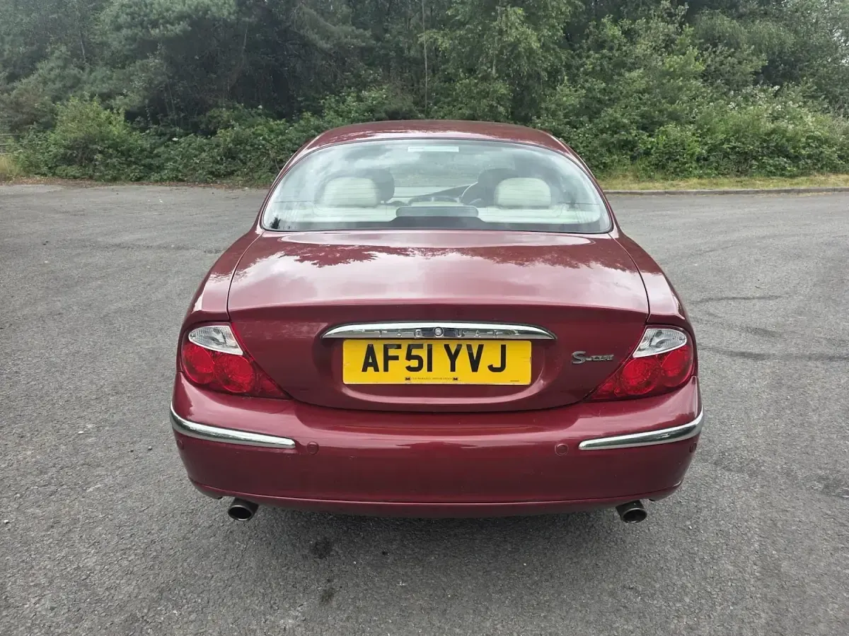 Used Jaguar S-Type SE 240 HP (176 kW) 2001 Red Sedan