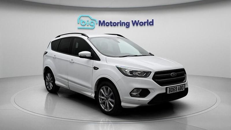 Used Ford Kuga ST-Line 150 HP (110 kW) 2019 White SUV