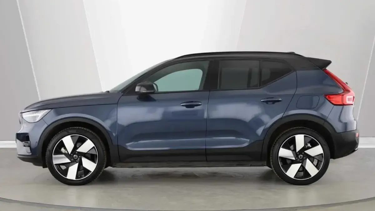 Used Volvo EX40 Ultra 182 kW (248 HP) 2025 SUV