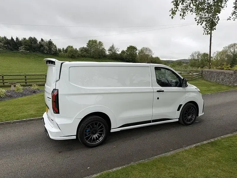 Used Ford Transit Custom 170 HP (125 kW) 2024 White Van