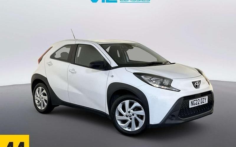 Usado Toyota Aygo X PURE 72 HP (52 kW) 2025 SUV