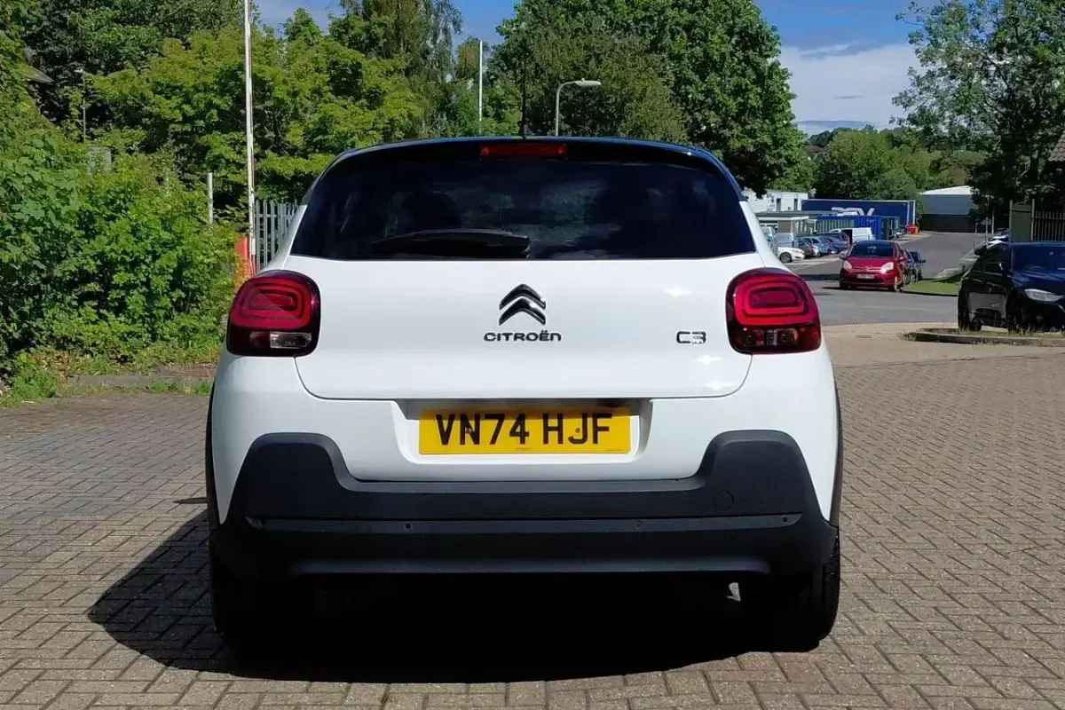 Used Citroën C3 PureTech 82 HP (60 kW) 2024 White Hatchback