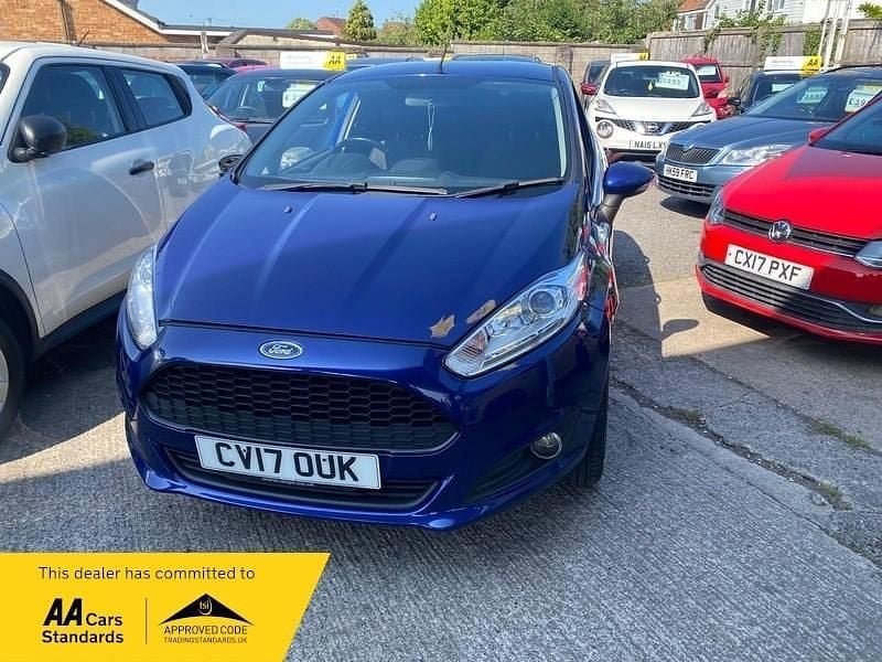 Blue Used 2017 Ford Fiesta Zetec Hatchback | £4,495 (Good price) - Image 1/4