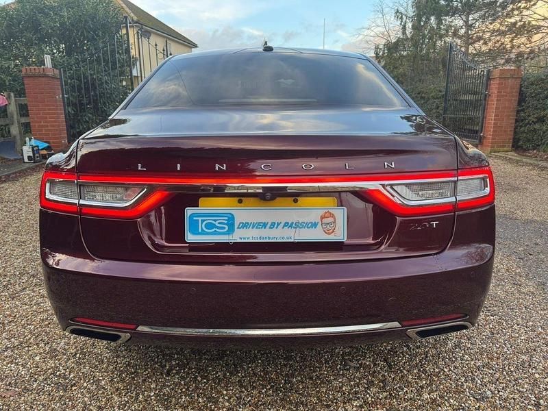 Used Lincoln Continental 243 HP (178 kW) 2019 Red Sedan