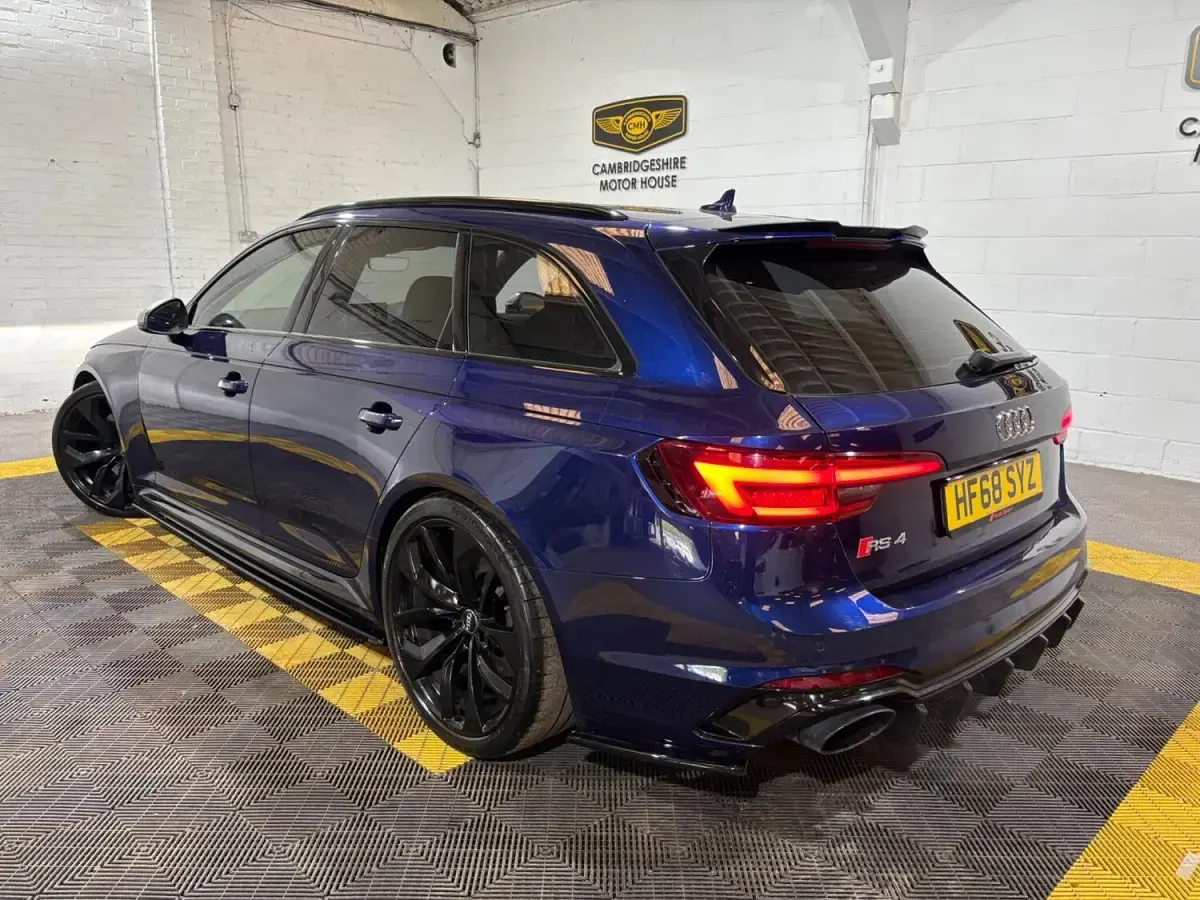 Used Audi RS4 Advanced 450 HP (330 kW) 2018 Blue Estate