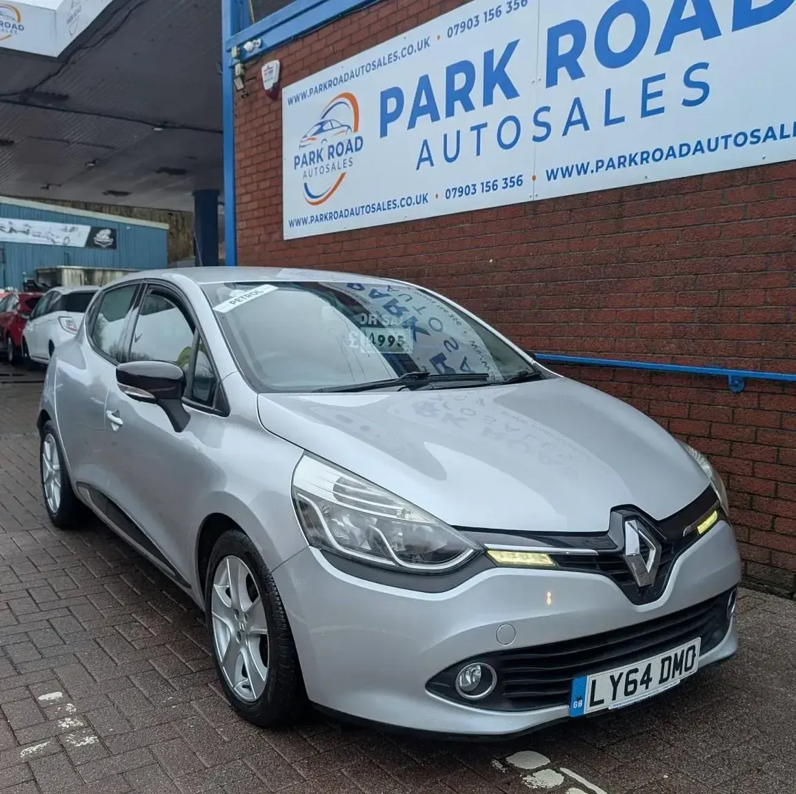 Used Renault Clio Dynamique 90 HP (66 kW) 2014 Silver Hatchback