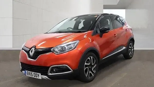 Used Renault Captur Signature 90 HP (66 kW) 2015 Red/black SUV