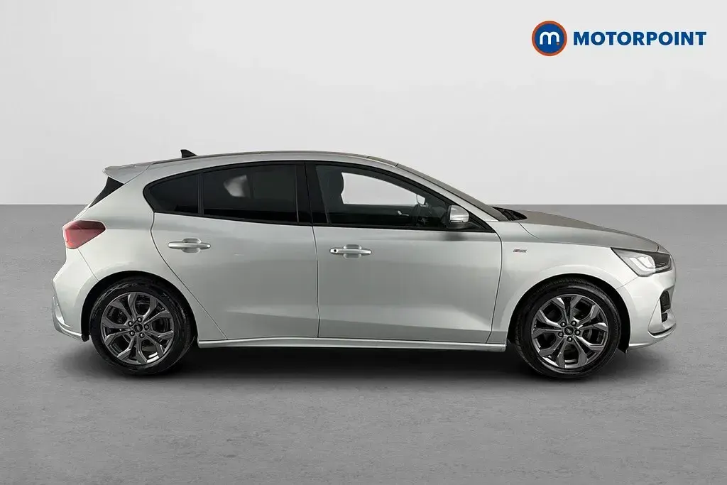 Used Ford Focus ST-Line 125 HP (91 kW) 2022 Silver Hatchback