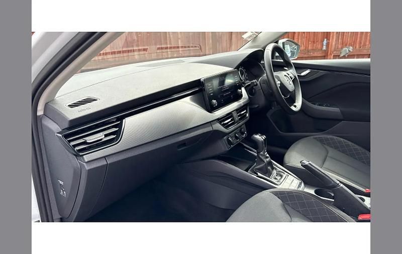 Used Skoda Scala SE 115 HP (84 kW) 2023 White Hatchback