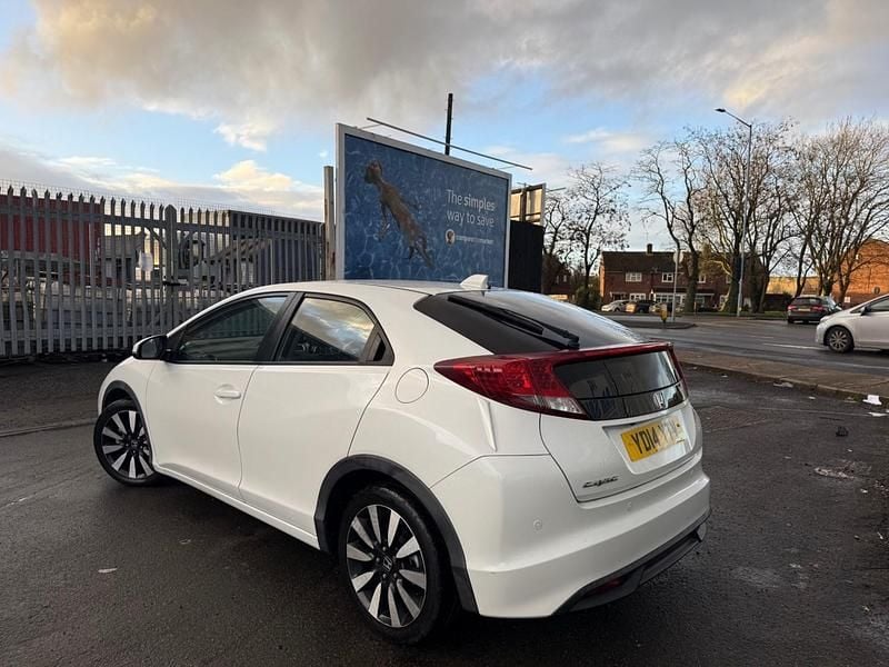 Used Honda Civic SE Plus 2014 White Hatchback