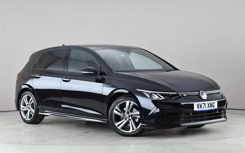 Second-hand VW Golf VIII R-line 150 CP (110 kW) 2023 Hatchback
