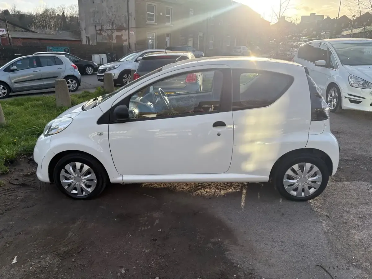 Second-hand Citroën C1 68 CP (50 kW) 2012 Alb Hatchback