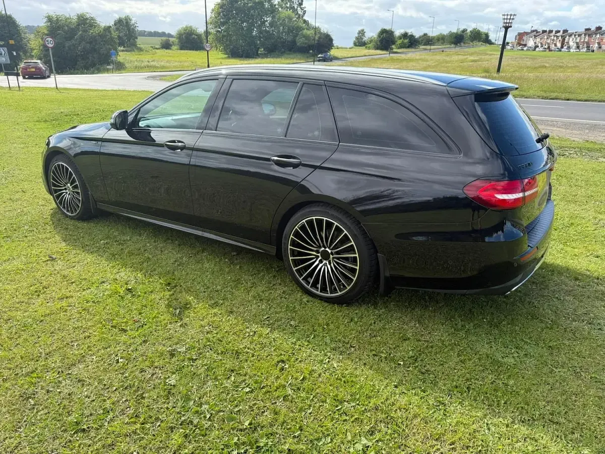 Used Mercedes E220 AMG line 2017 Black Estate