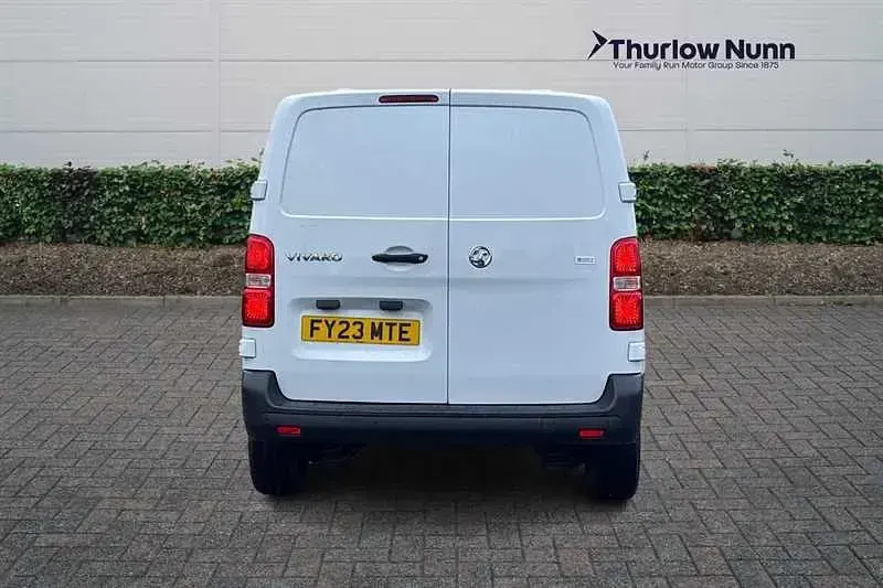 Used Vauxhall Vivaro S 145 HP (106 kW) 2023 White MPV
