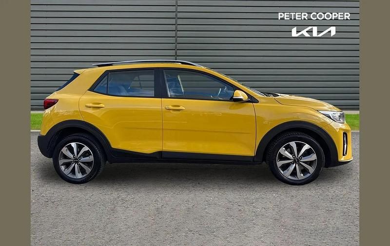 Used Kia Stonic 100 HP (73 kW) 2023 Yellow SUV