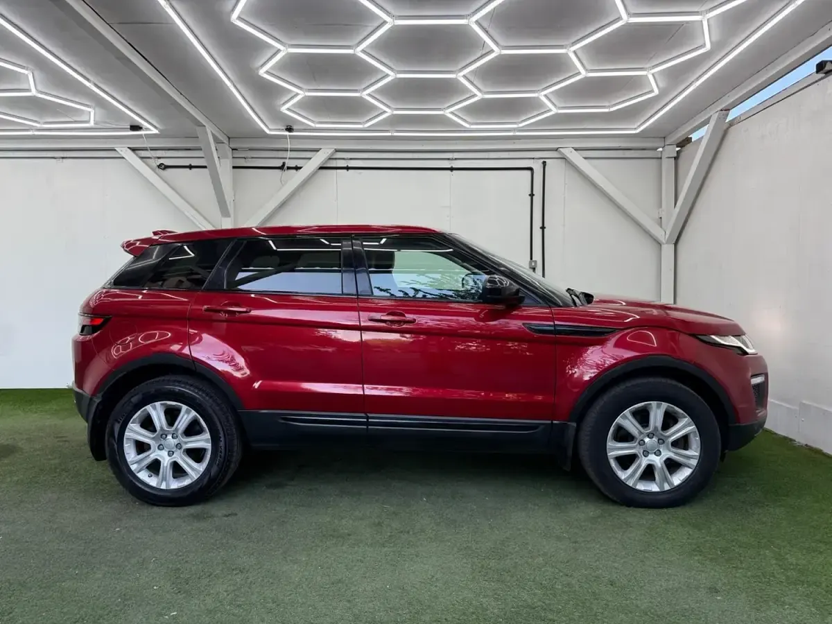 Used Land Rover Range Rover evoque SE 2018 Red Estate