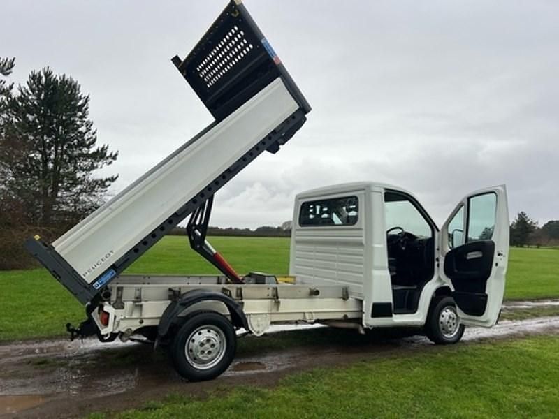 Usado Peugeot Boxer 140 CV (102 kW) 2021 Blanco Van
