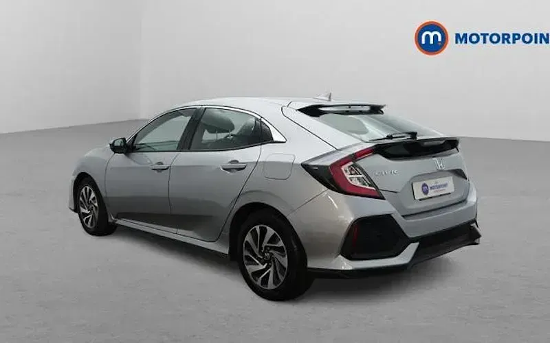Gebraucht Honda Civic SE 129 PS (94 kW) 2018 Silber Kleinwagen
