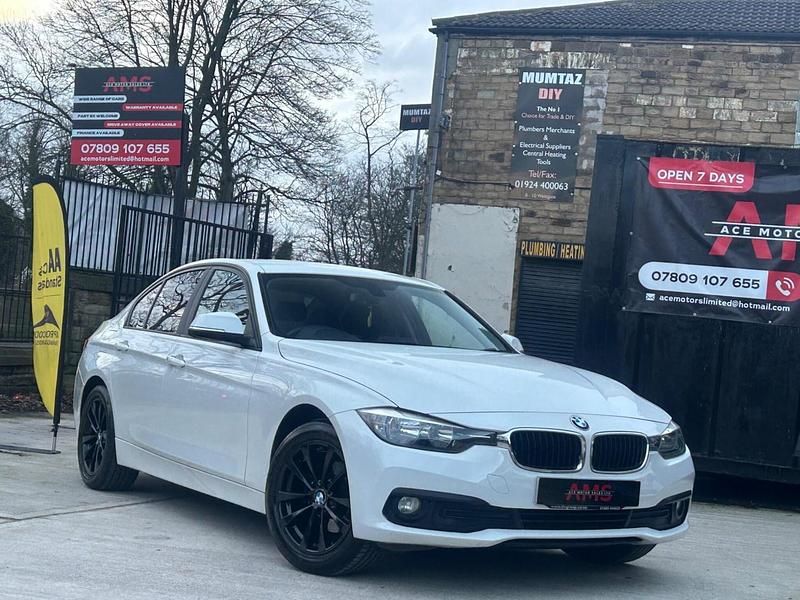 Used BMW 318 Comfort Edition 2015 White Sedan