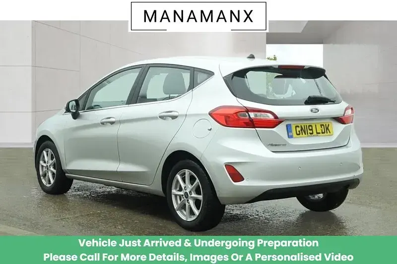 Used Ford Fiesta Zetec 100 HP (73 kW) 2019 Silver Hatchback