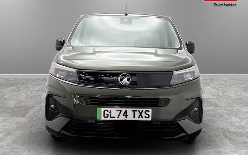 Used Vauxhall Combo Design Edition 100 kW (136 HP) 2026 MPV