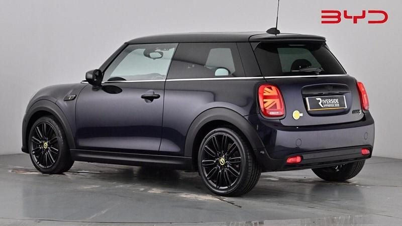 Used Mini Cooper SE Level 3 135 kW (184 HP) 2022 Midnight black Hatchback