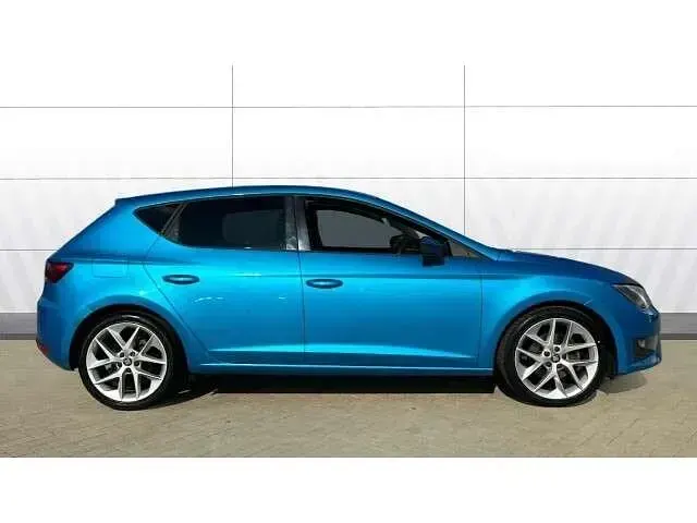 Begagnad Seat Leon FR 150 HK (110 kW) 2016 Blå Halvkombi