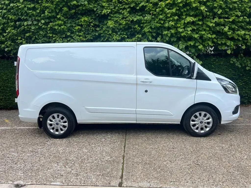 Used Ford Transit Custom Limited 128 HP (94 kW) 2021 White