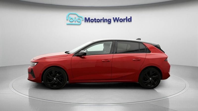 Second-hand Vauxhall Astra GS Line 129 CP (94 kW) 2022 Roșu Hatchback