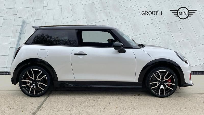 Used Mini John Cooper Works Hatch 228 HP (167 kW) 2025 White Hatchback