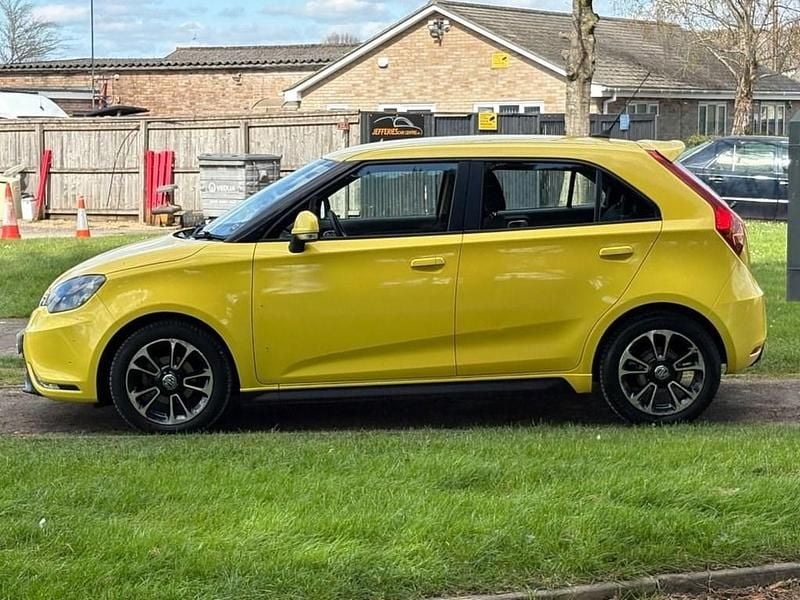 Used MG MG3 2015 Yellow Hatchback