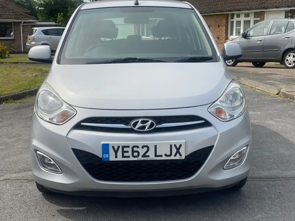 Used Hyundai i10 Active 86 HP (63 kW) 2012 Silver Hatchback