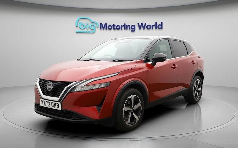Used Nissan Qashqai N-Connecta 140 HP (102 kW) 2023 Red SUV