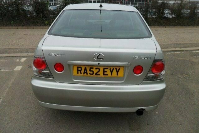 Used Lexus IS200 153 HP (112 kW) 2002 Sedan
