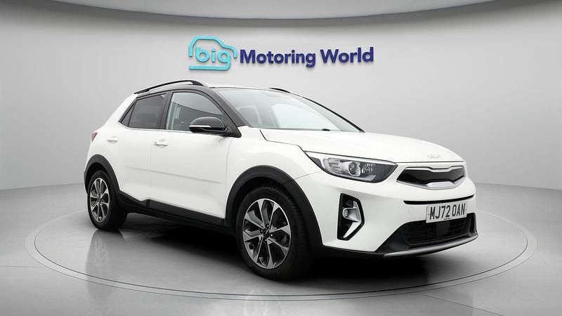 Used 2022 Kia Stonic SUV | £16,200 (Fair price) - Image 1/4