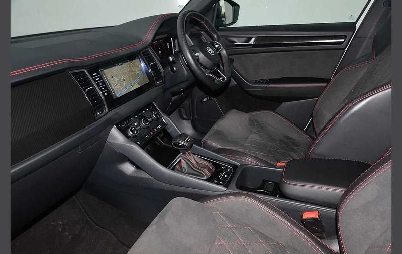 Used Skoda Kodiaq vRS 241 HP (177 kW) 2024 Moon white metallic SUV