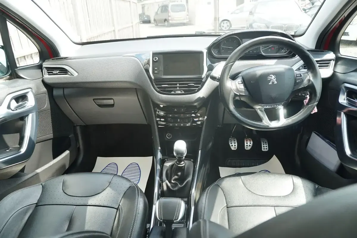Used Peugeot 2008 S 115 HP (84 kW) 2014 Red SUV