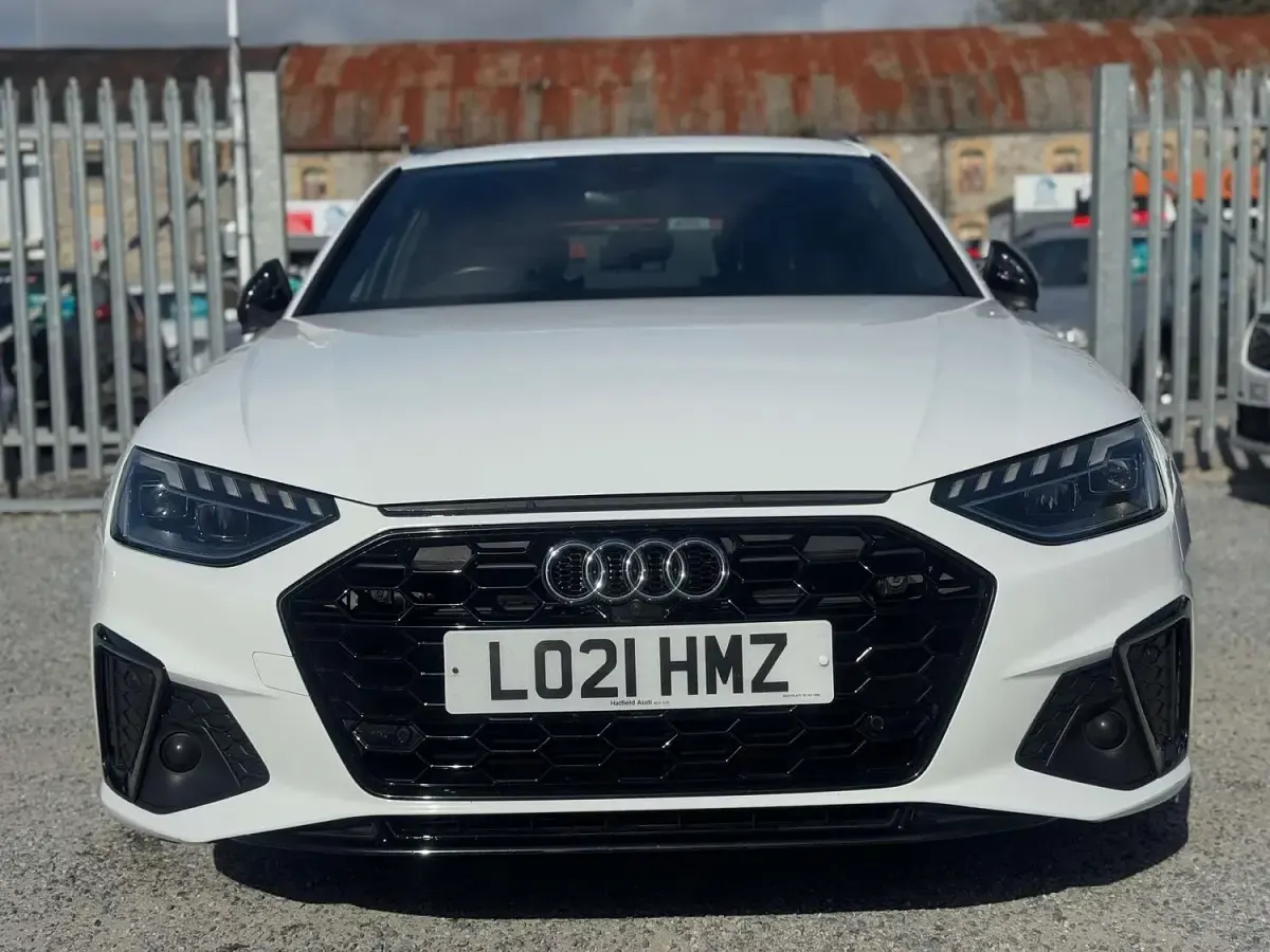 Used Audi A4 Black Edition 150 HP (110 kW) 2021 White Estate