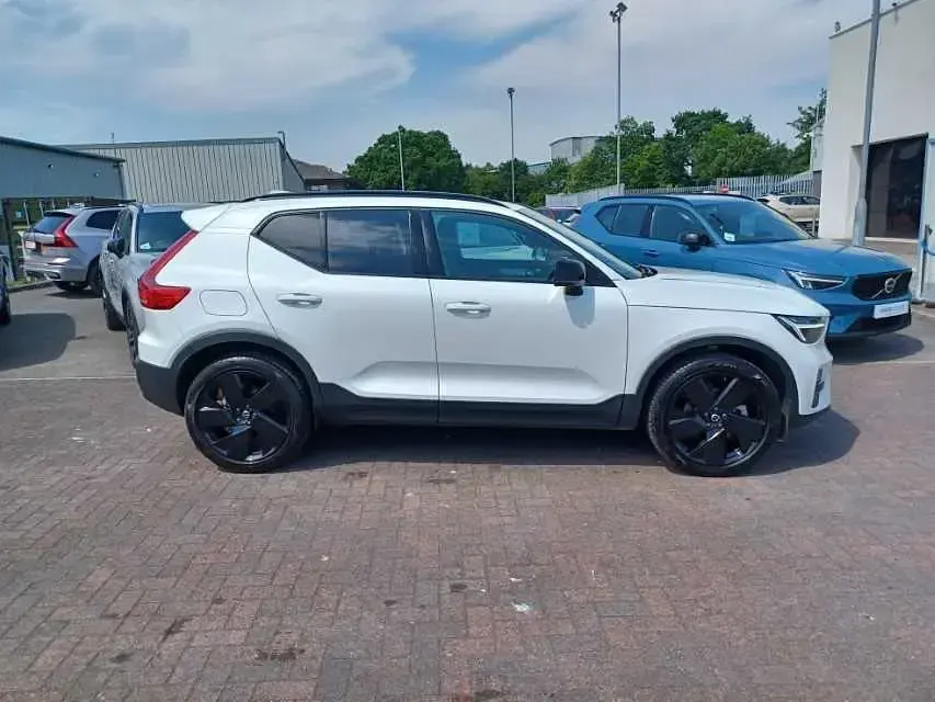 Used Volvo XC40 Plus 164 HP (120 kW) 2026 SUV