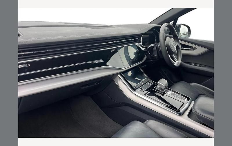 Used Audi Q7 S-Line 286 HP (210 kW) 2023 Black SUV