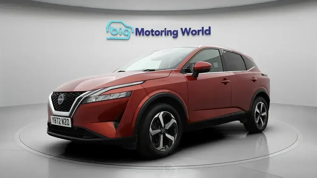 Used Nissan Qashqai N-Connecta 140 HP (102 kW) 2023 Red SUV