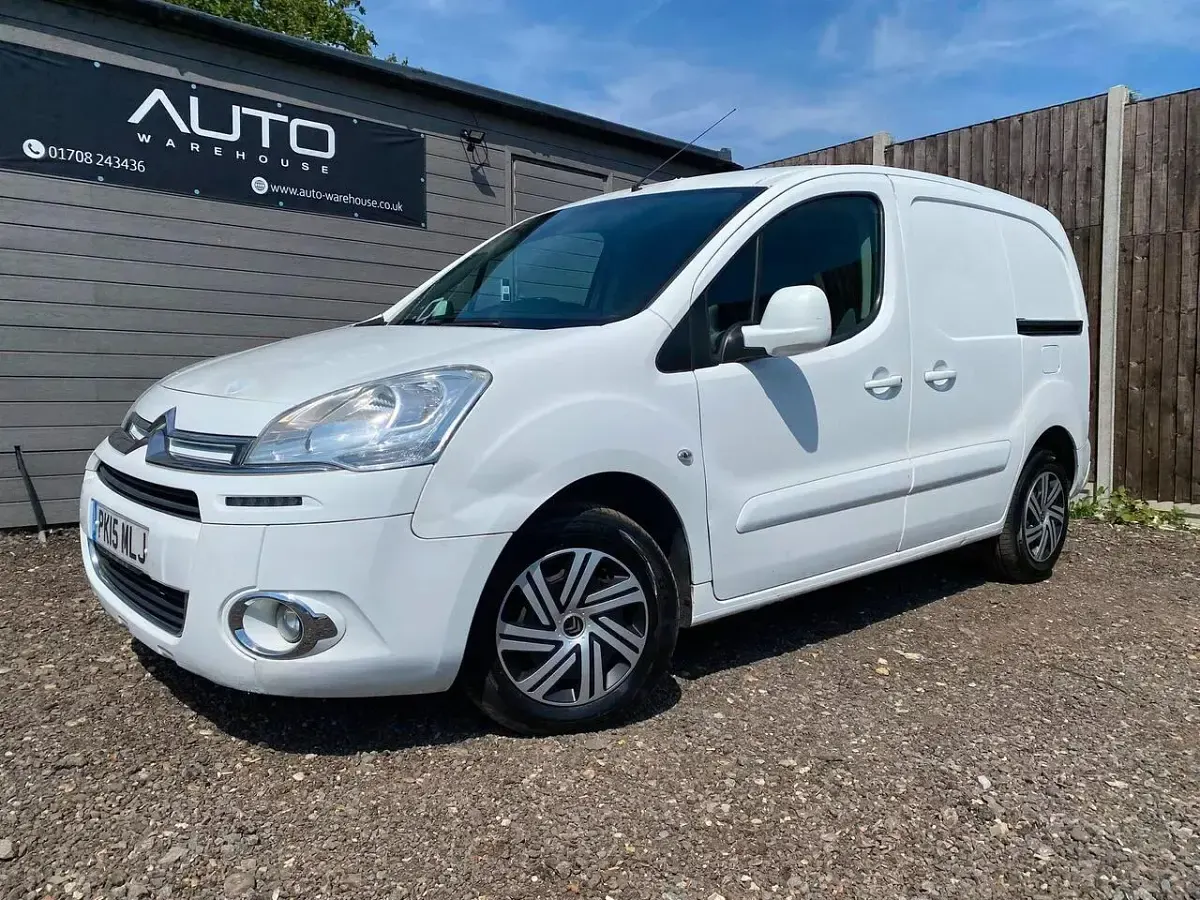 Used Citroën Berlingo 75 HP (55 kW) 2015 White MPV