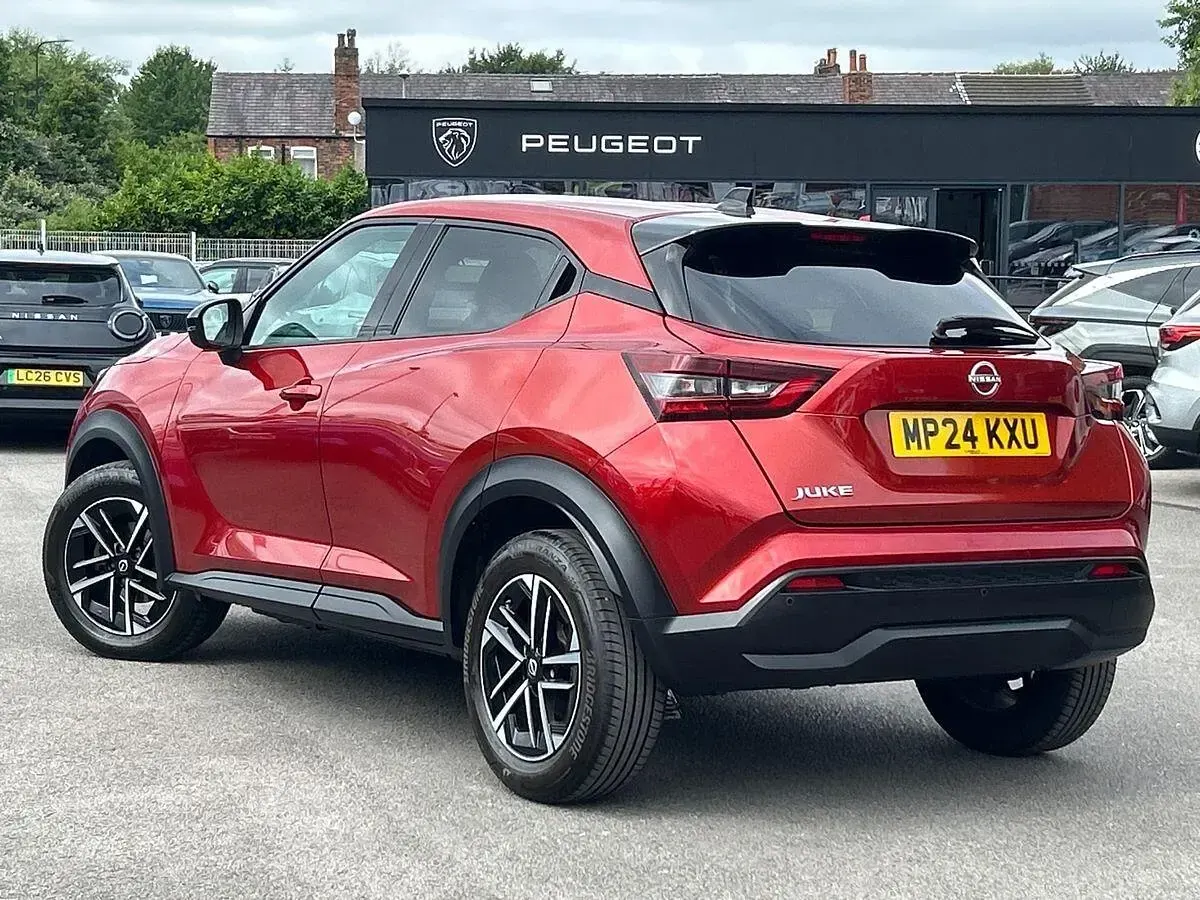 Used Nissan Juke N-Connecta 143 HP (105 kW) 2022 Red SUV