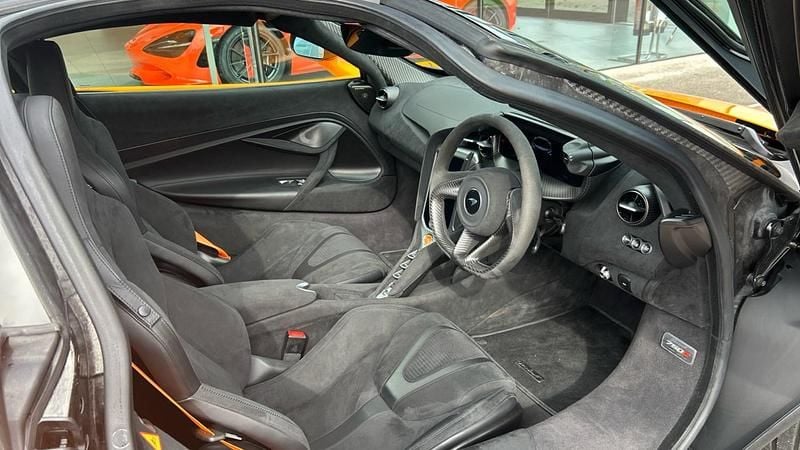 Used McLaren 750S 750 HP (551 kW) 2024 Orange Coupe