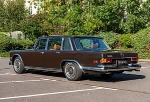 Begagnad Mercedes 600 250 HK (183 kW) 1970 Brun Sedan
