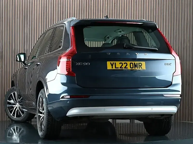 Used Volvo XC90 Momentum 235 HP (172 kW) 2022 Blue SUV