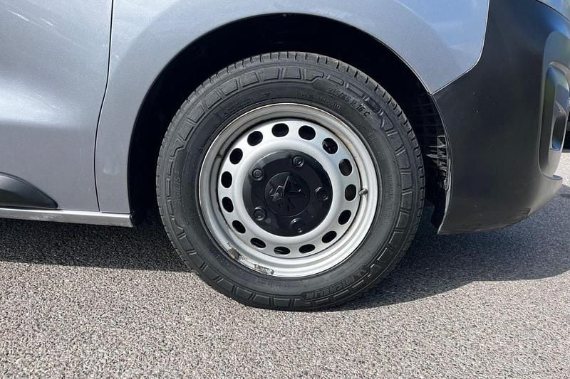 Used Peugeot e-Expert 98 kW (134 HP) 2022 Grey Van